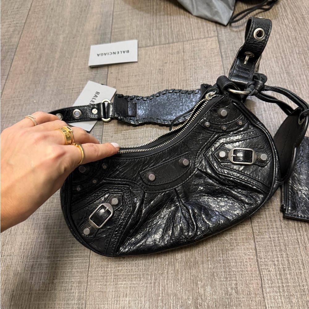 Balenciaga Black ‘Le Cagole XS‘ Leather Shoulder Bag - Picture 12 of 17